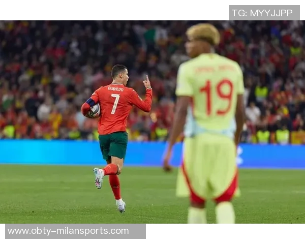 努诺门德斯谈世界最佳边后卫称号不愿自夸谦逊态度引人关注